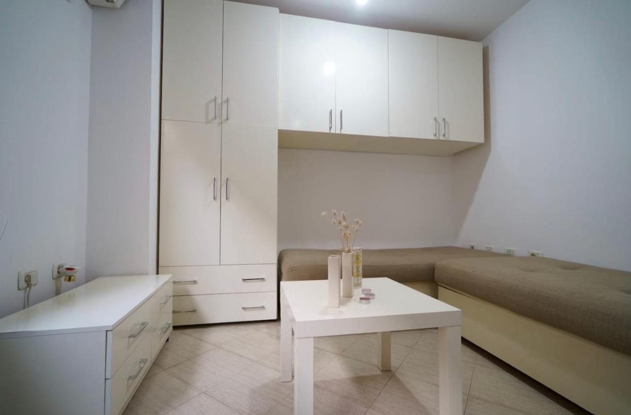 Brilant Studio Apartment City Center Τίρανα Εξωτερικό φωτογραφία