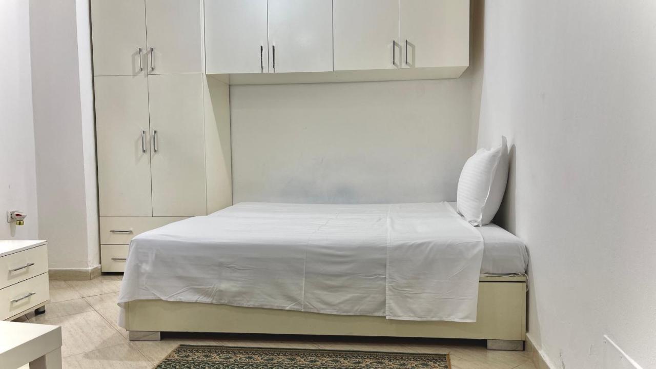 Brilant Studio Apartment City Center Τίρανα Εξωτερικό φωτογραφία